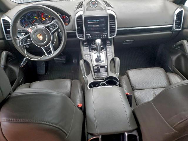 Porsche Cayenne Image 14