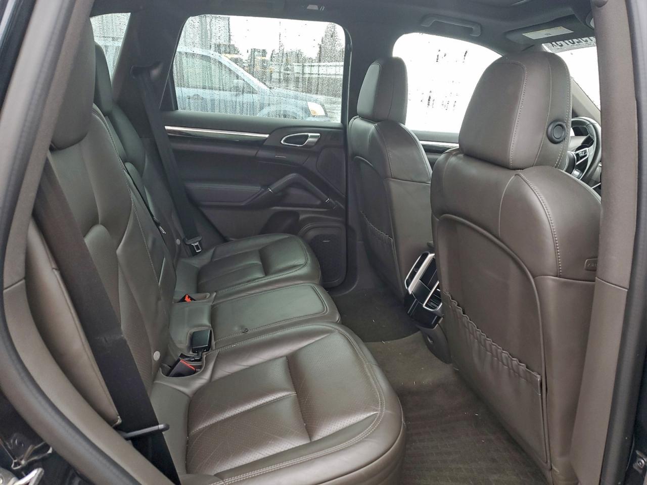 Porsche Cayenne Image 11