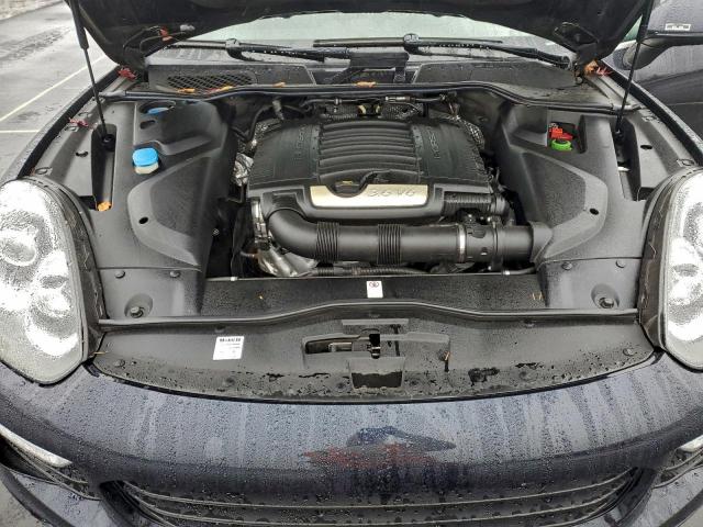 Porsche Cayenne Image 2