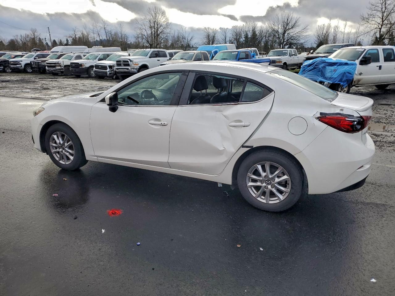 Mazda 3 Grand Touring Image 2