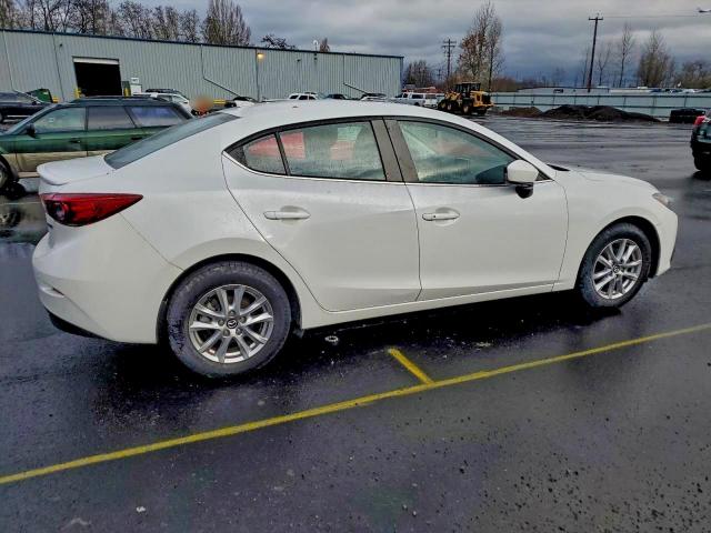 Mazda 3 Grand Touring Image 4