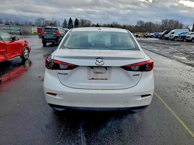 Mazda 3 Grand Touring Image 9