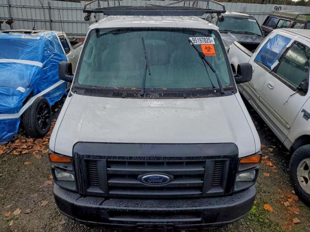 Ford Econoline E250 Van Image 6
