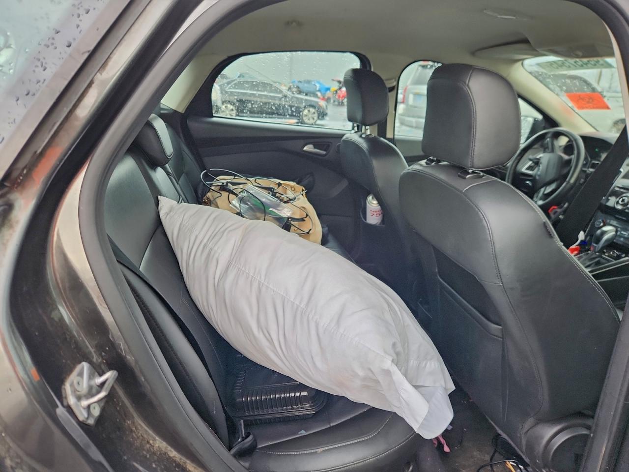 Ford Focus Titanium Image 11