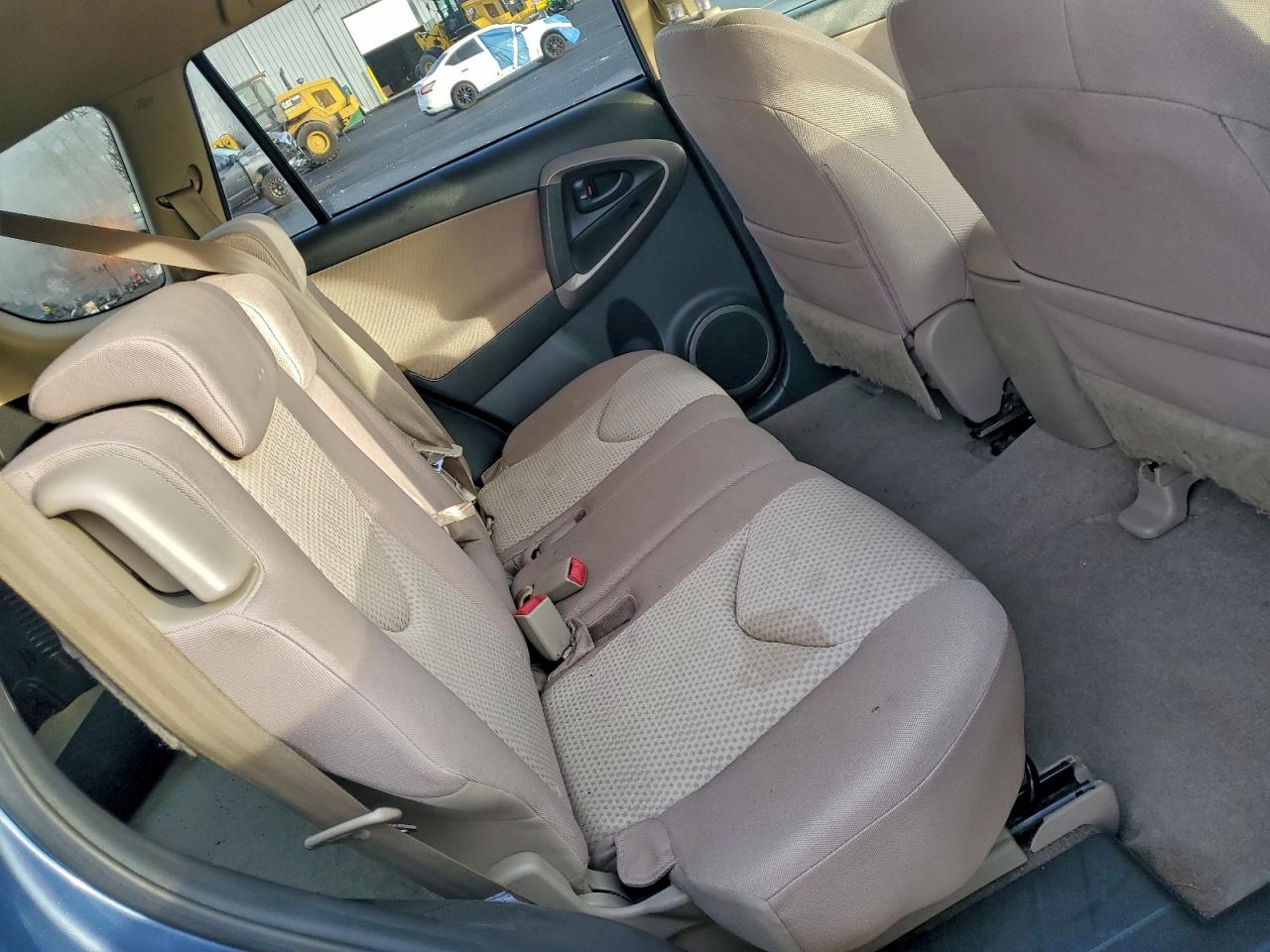 Toyota RAV4 Image 11