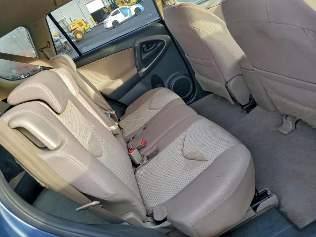 Toyota RAV4 Image 11