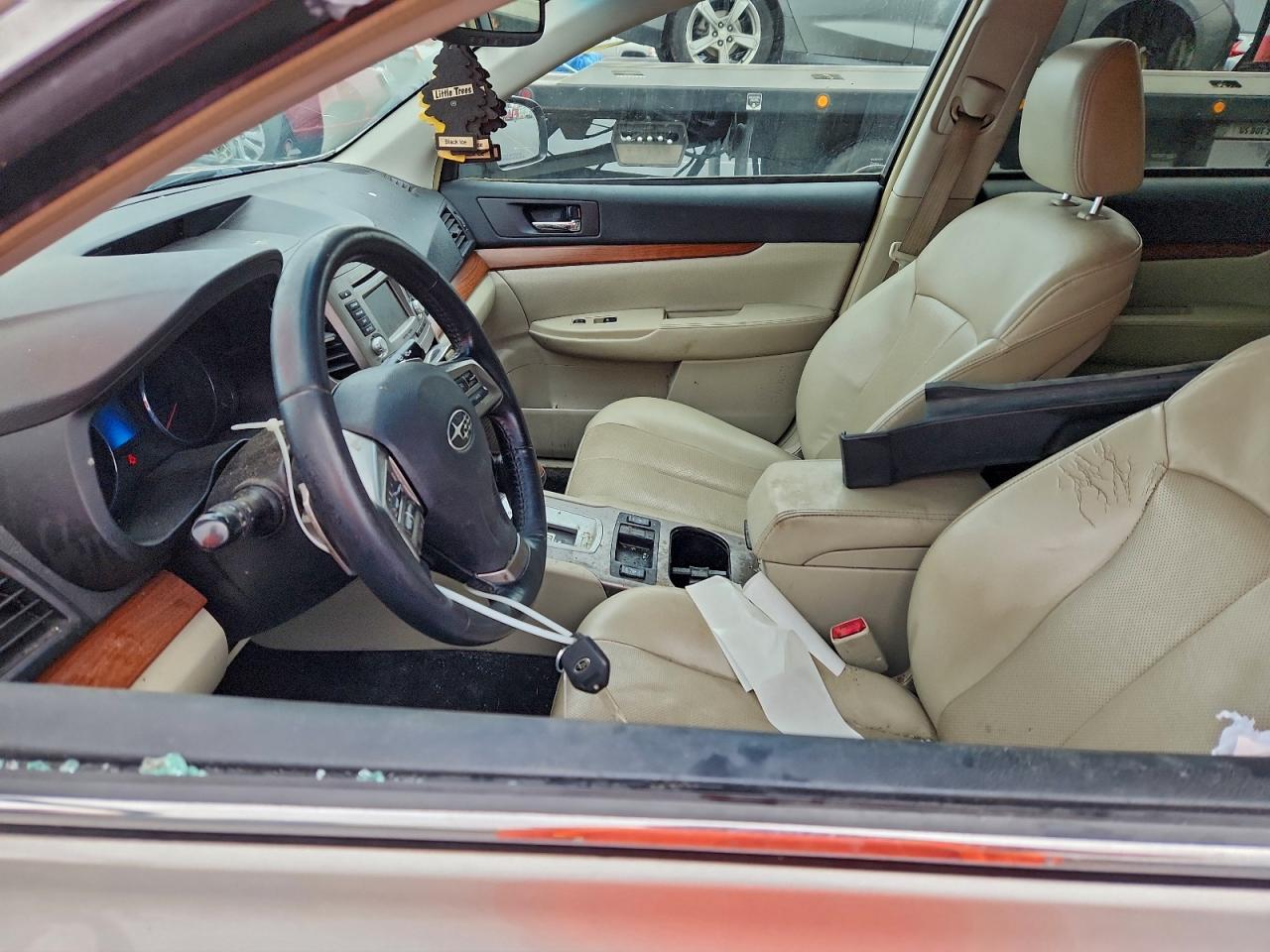 Subaru Outback 2.5i Limited Image 9