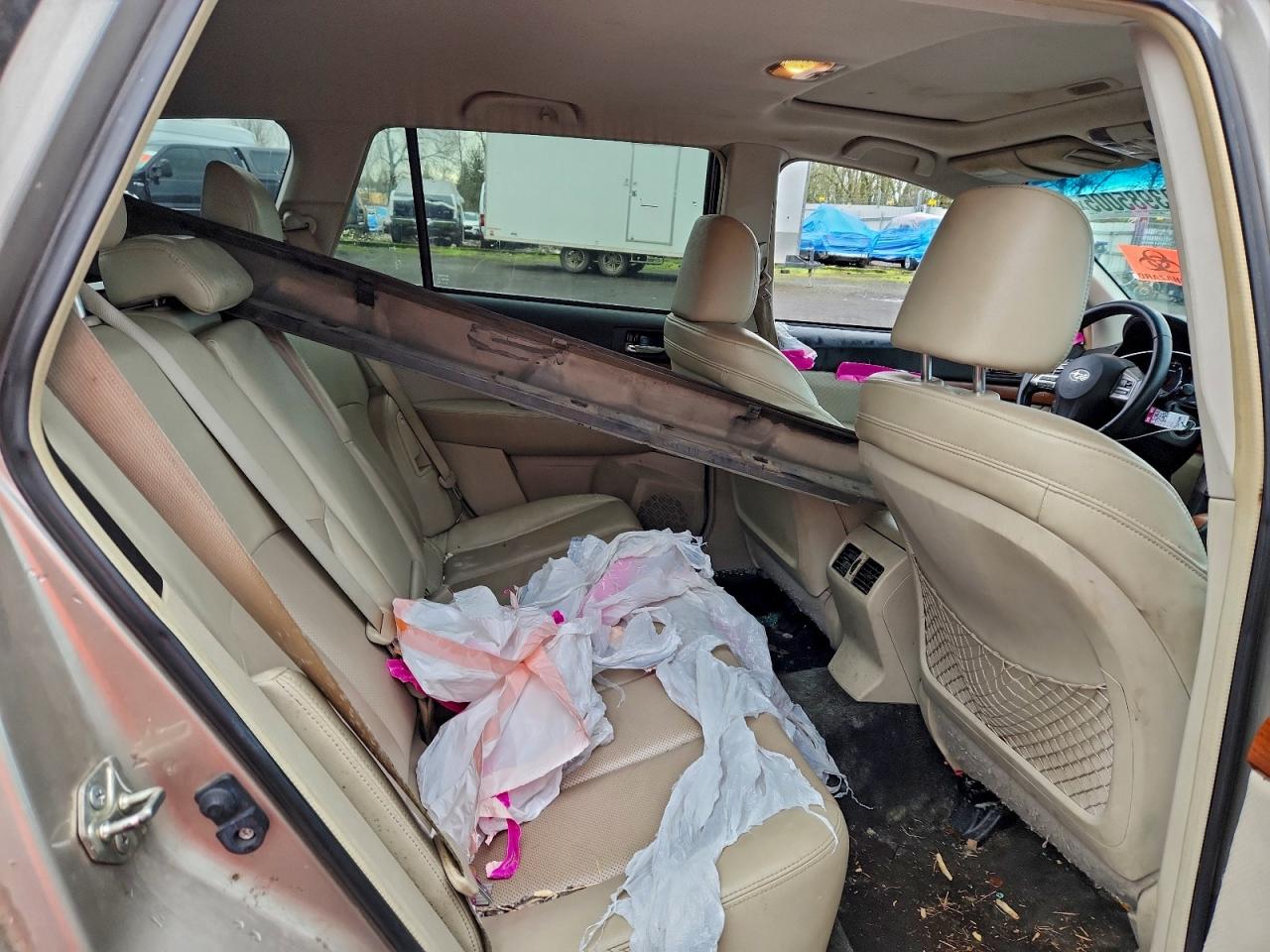 Subaru Outback 2.5i Limited Image 13