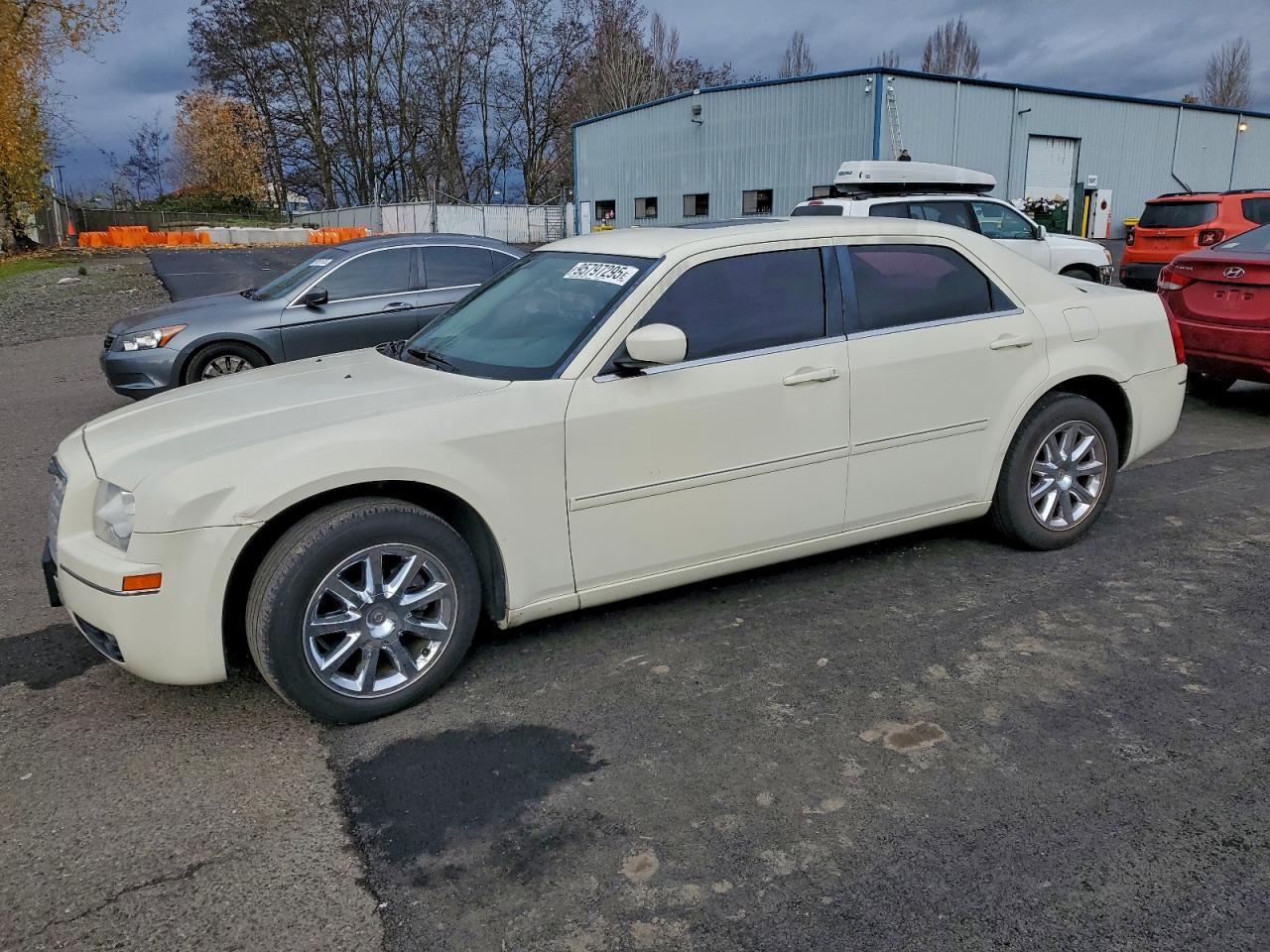 Chrysler 300 Touring Image 1
