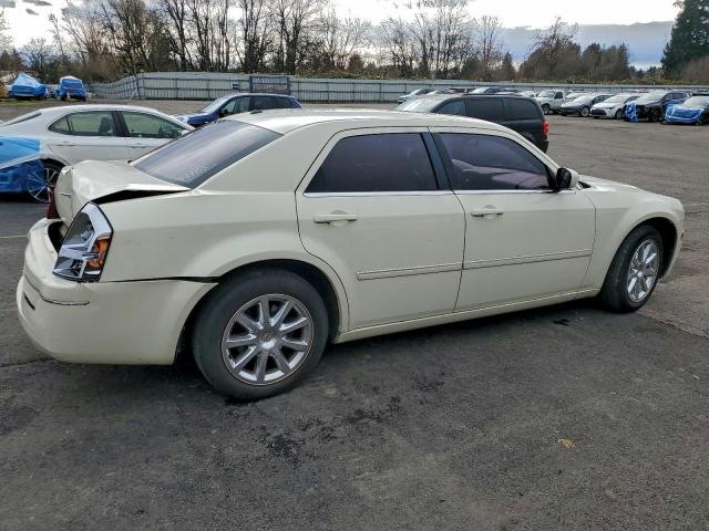 Chrysler 300 Touring Image 7