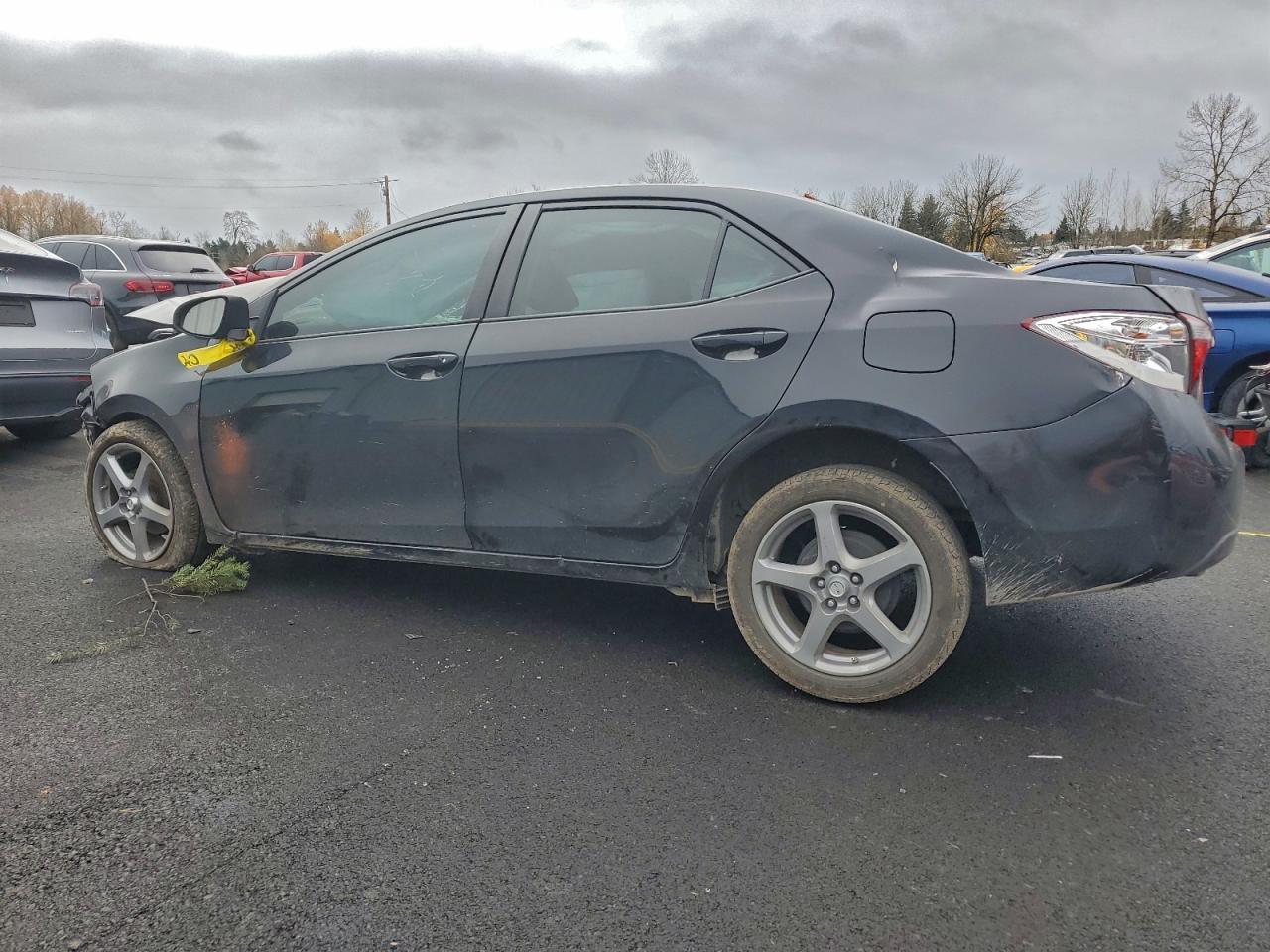 Toyota Corolla L Image 2