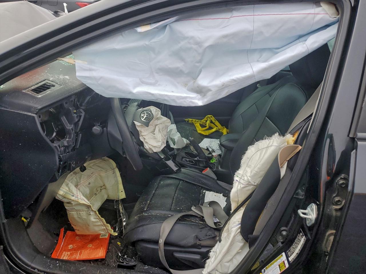 Toyota Corolla L Image 10