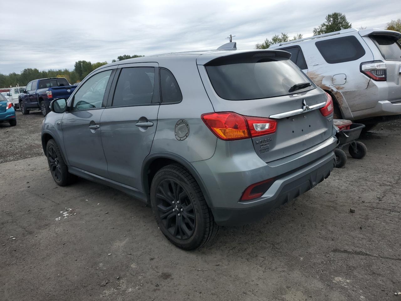 Mitsubishi Outlander Es Image 3