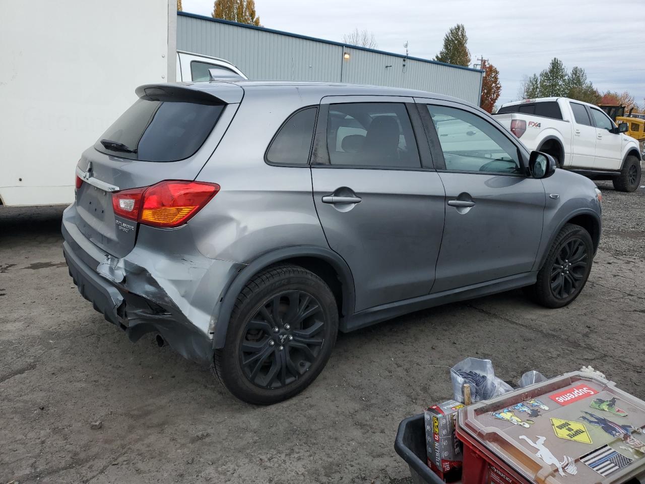 Mitsubishi Outlander Es Image 2