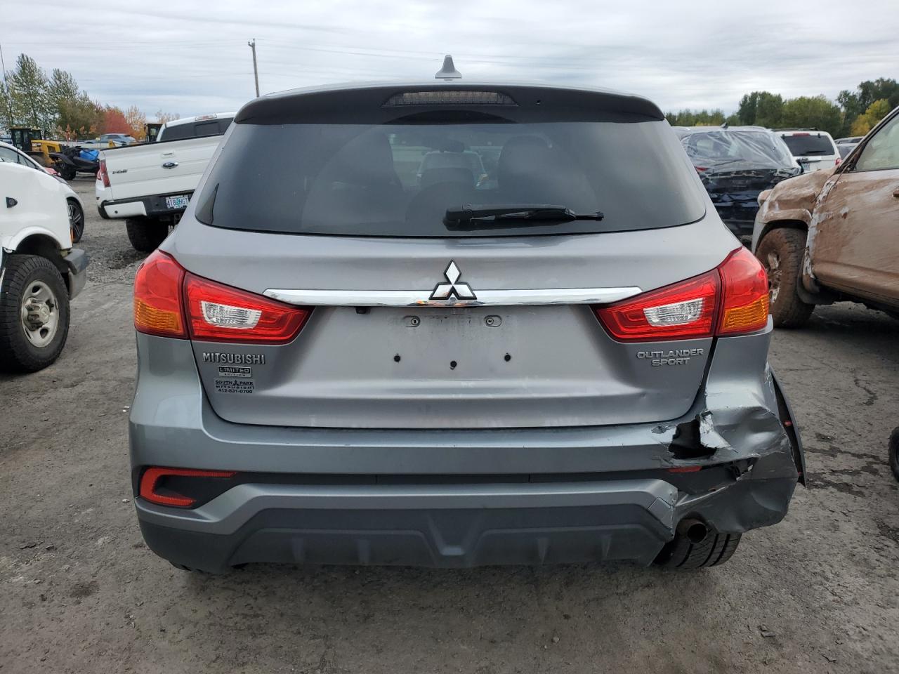 Mitsubishi Outlander Es Image 10