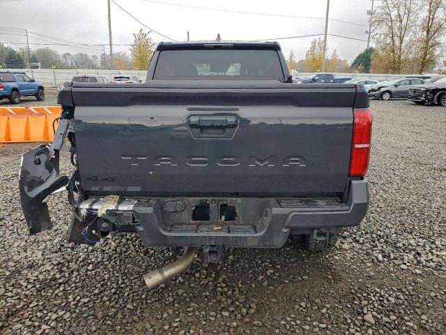 Toyota Tacoma Double Cab Image 6