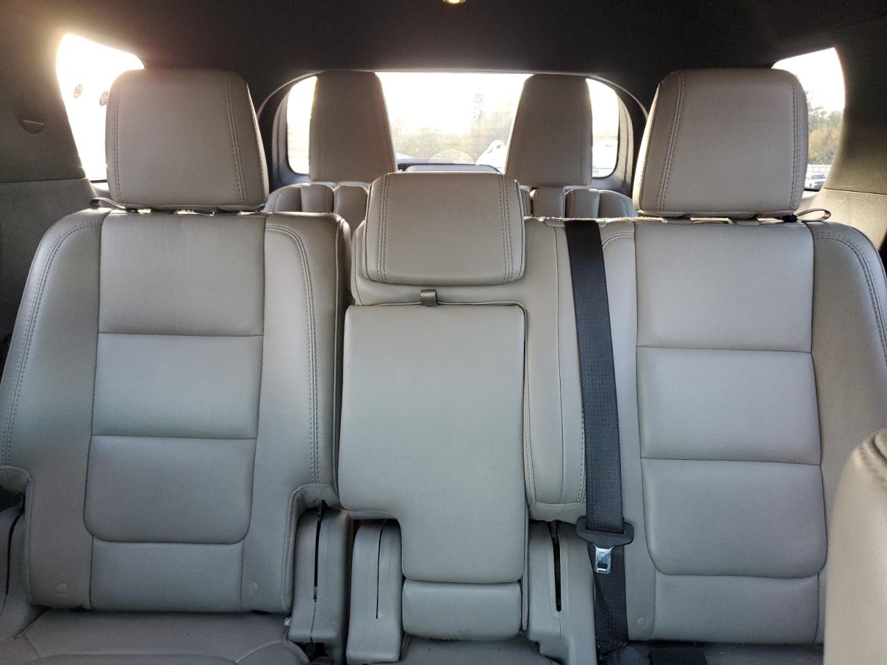 Ford Explorer Limited Image 11