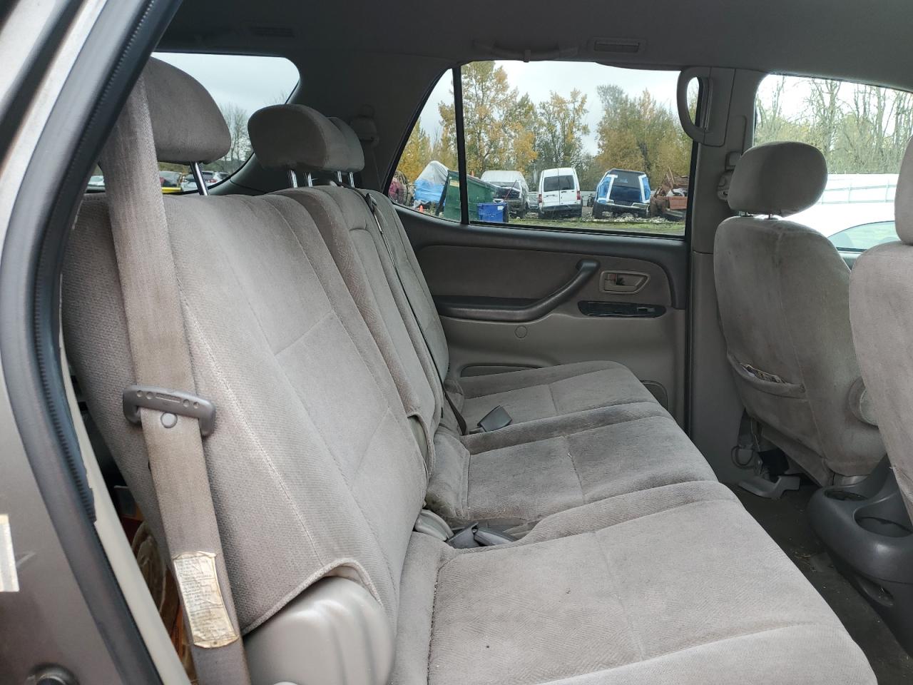 Toyota Sequoia Sr5 Image 4
