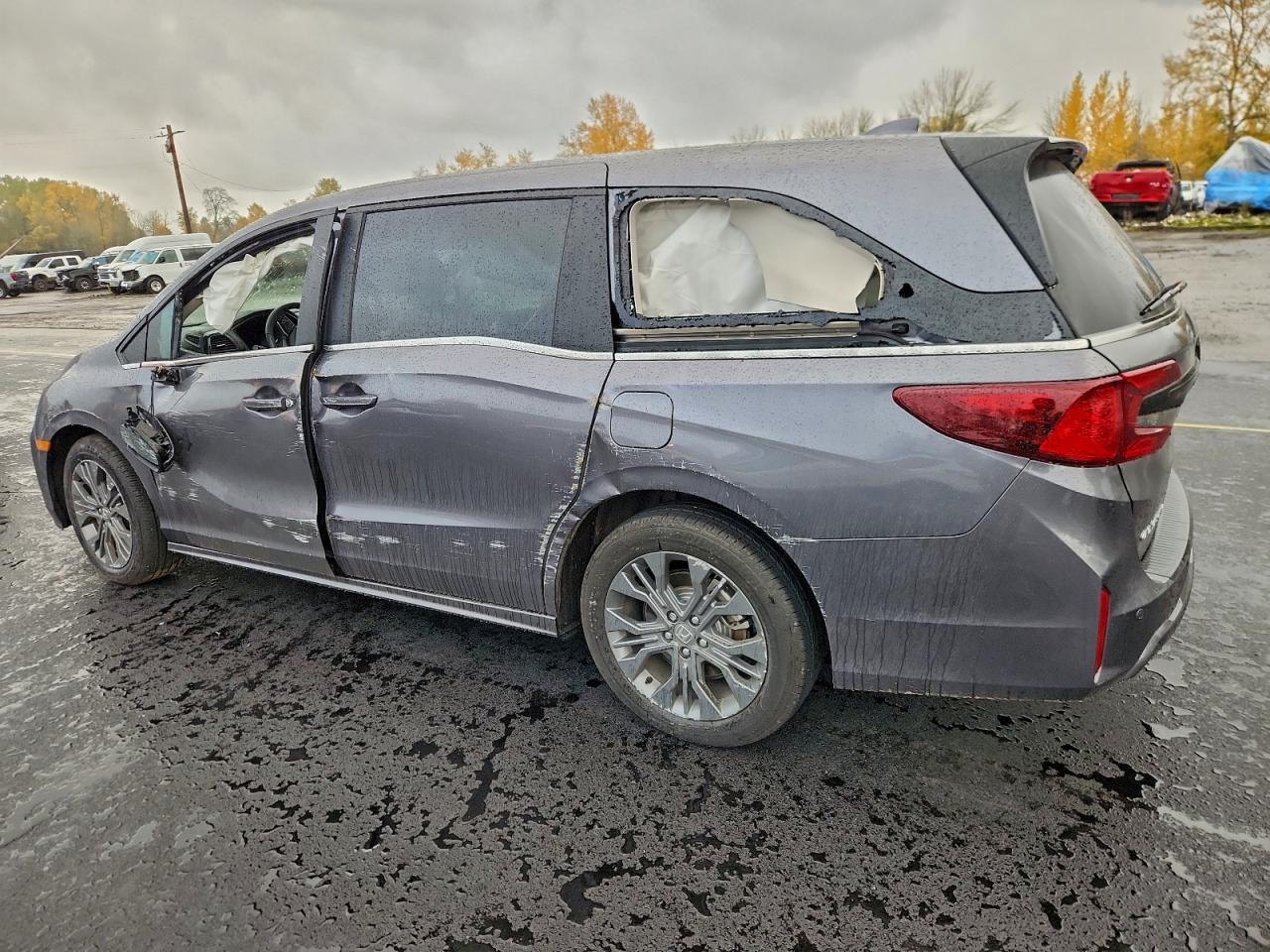 Honda Odyssey Touring Image 6