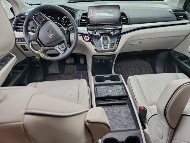 Honda Odyssey Touring Image 12