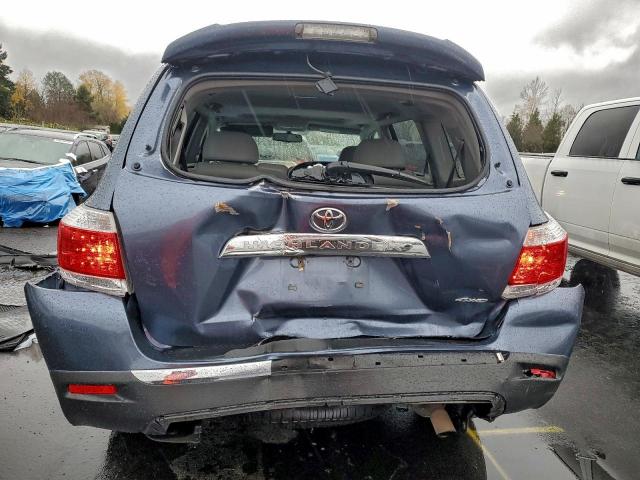 Toyota Highlander Base Image 9