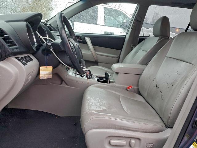 Toyota Highlander Base Image 5