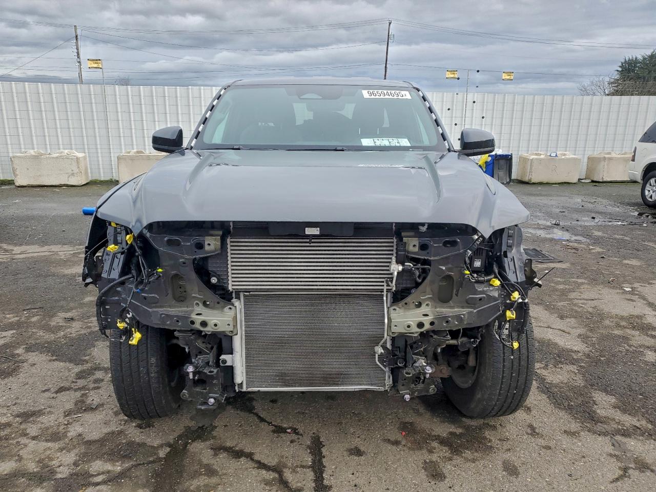 Toyota Tacoma Double Cab Image 3