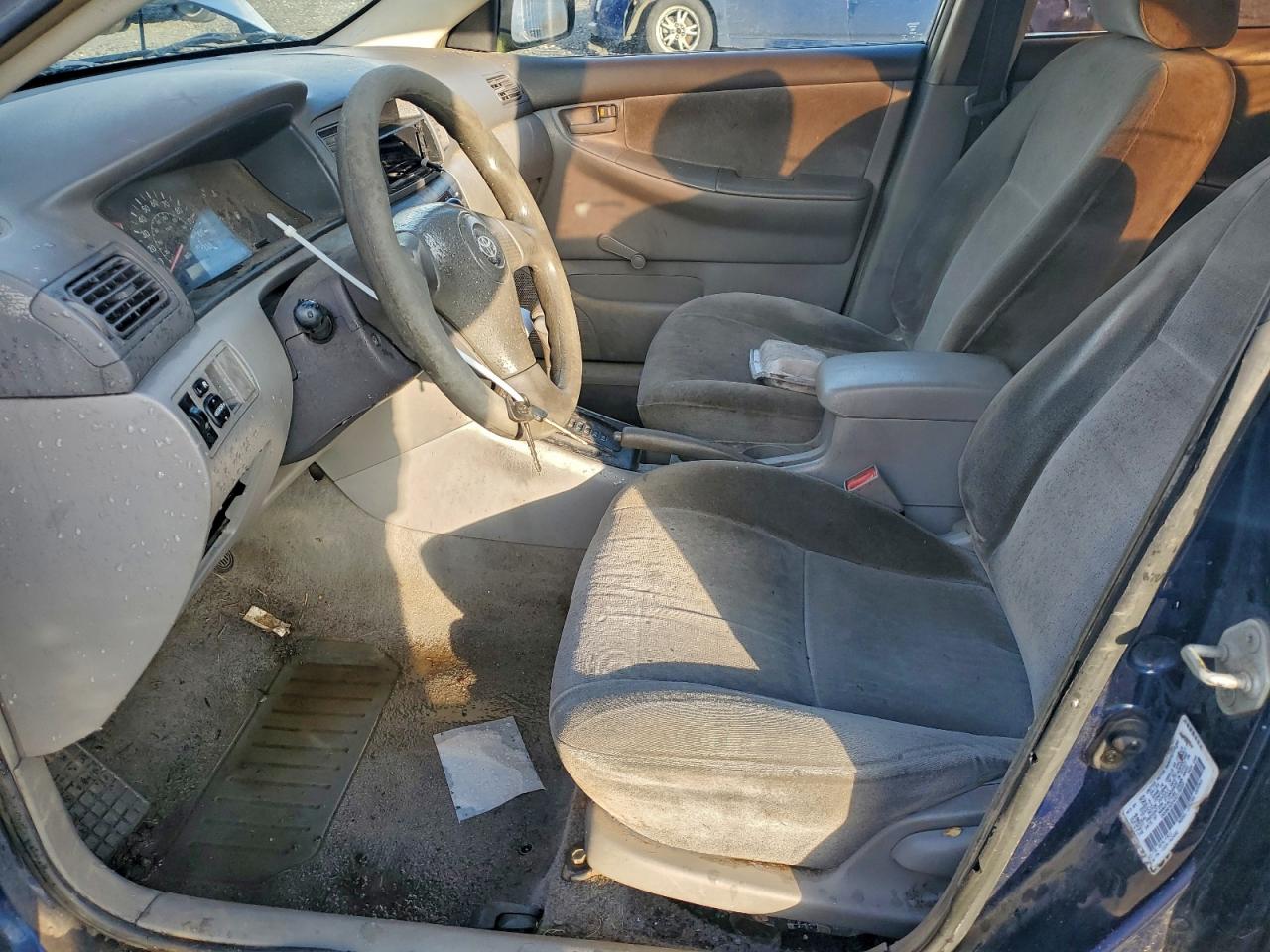 Toyota Corolla Ce Image 4