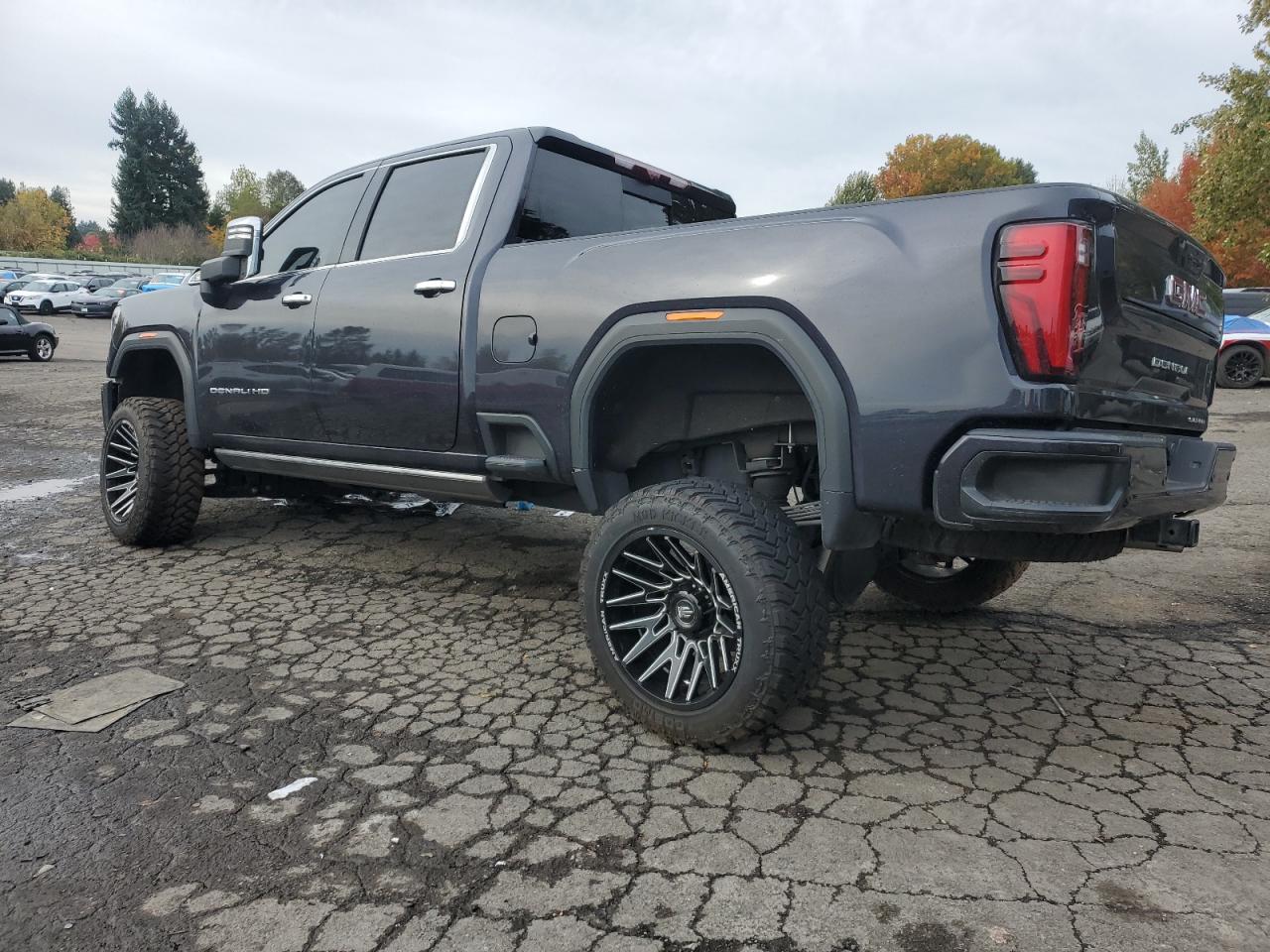 GMC Sierra K2500 Denali Image 8