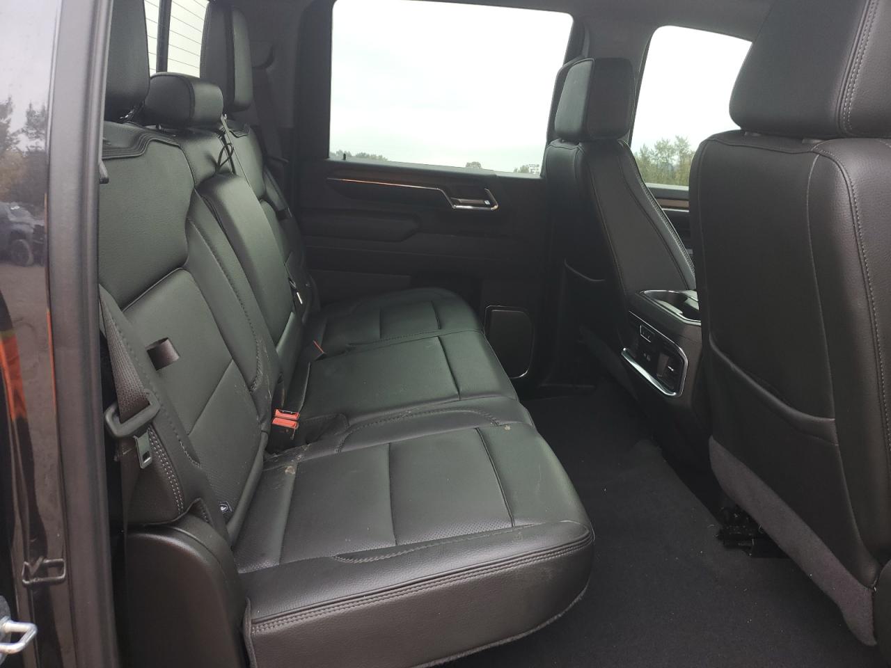 GMC Sierra K2500 Denali Image 7