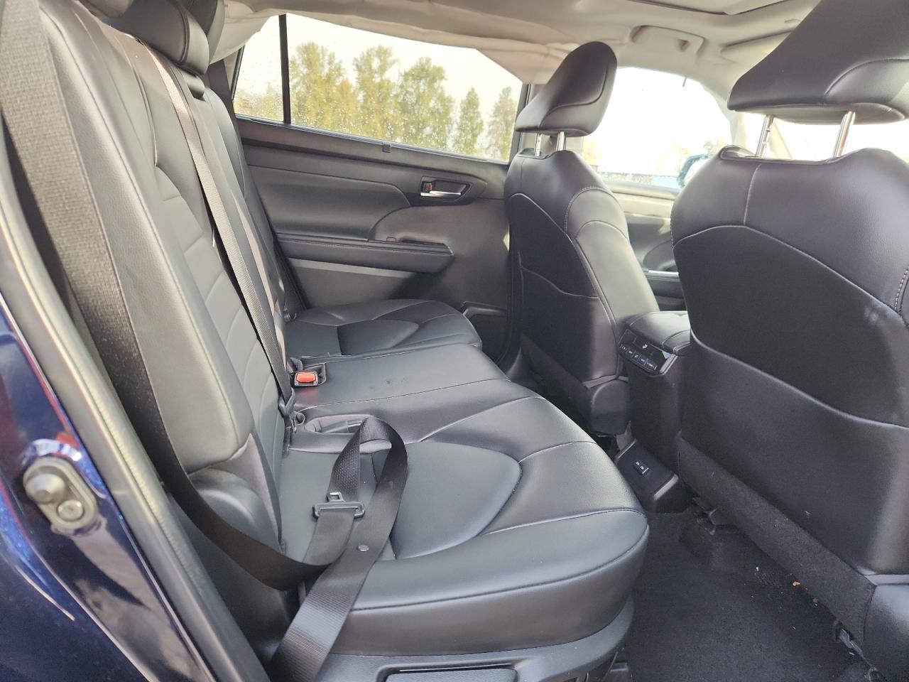 Toyota Highlander Xle Image 8