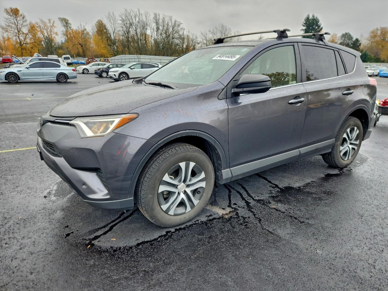 Toyota RAV4 Le Image 1