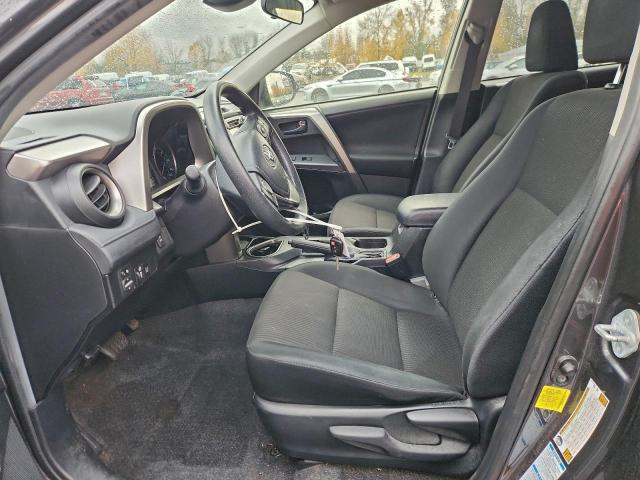 Toyota RAV4 Le Image 6