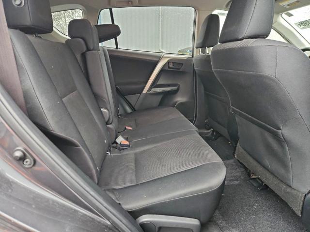 Toyota RAV4 Le Image 2