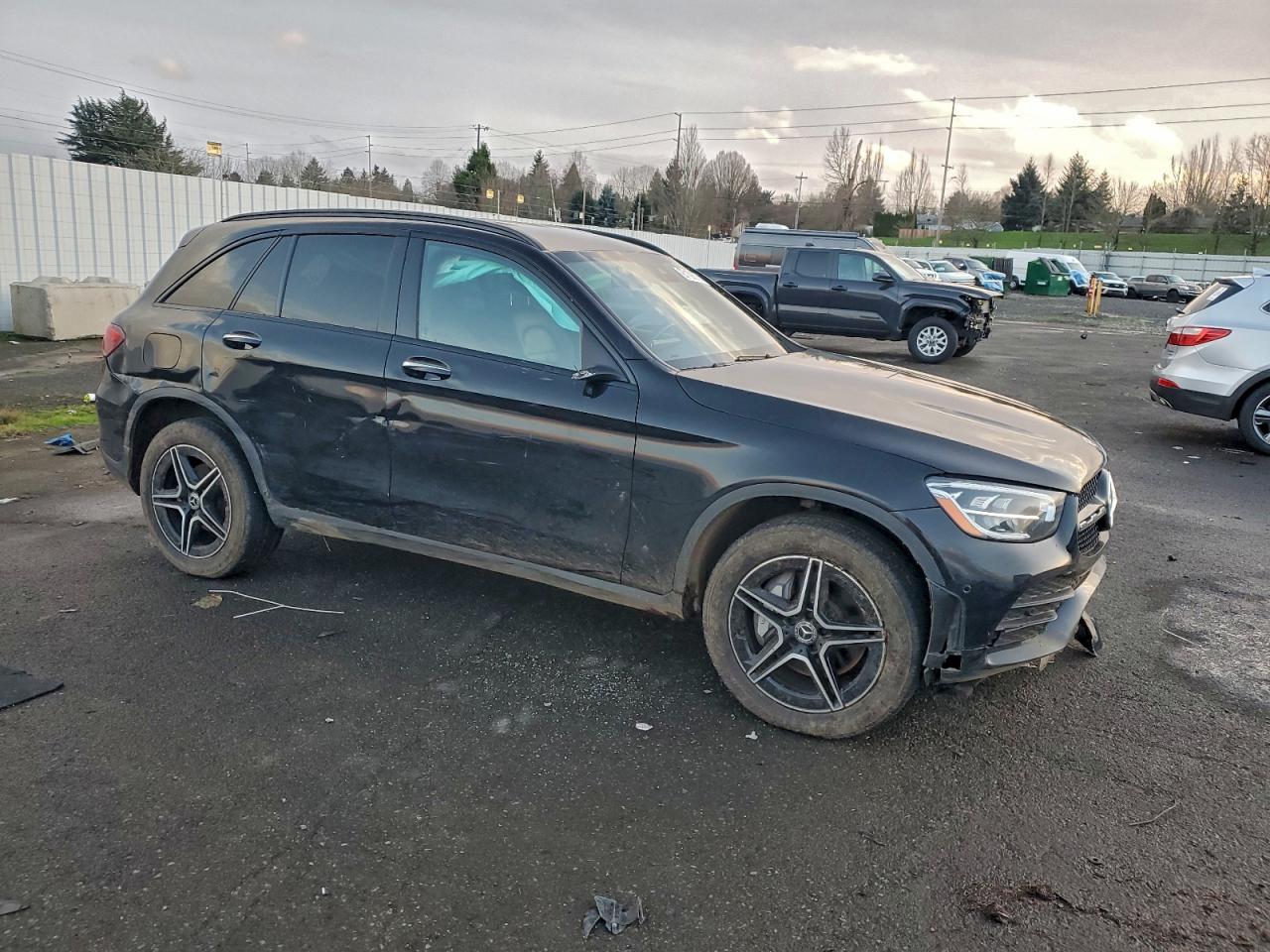 Mercedes-Benz GLC 300 4matic Image 2