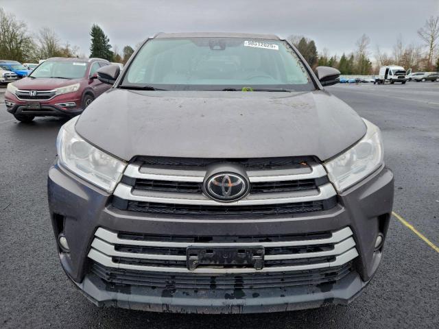 Toyota Highlander Se Image 10
