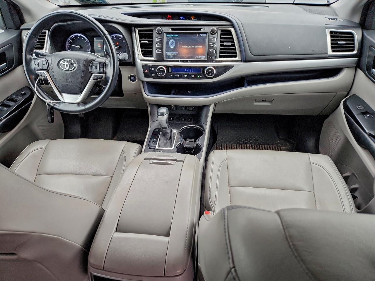 Toyota Highlander Se Image 11
