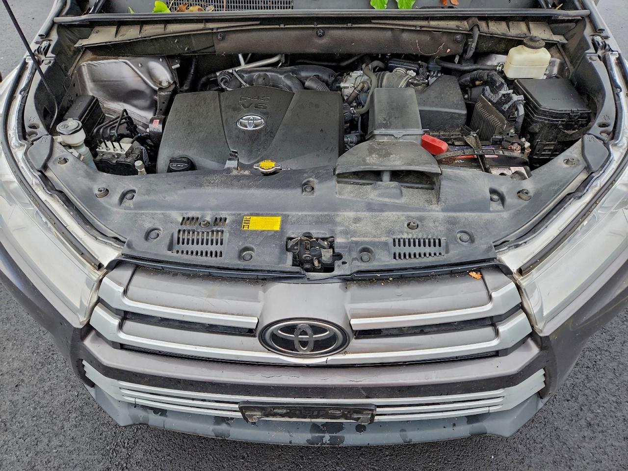 Toyota Highlander Se Image 9