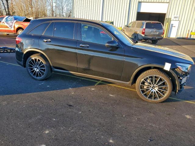 Mercedes-Benz GLC 300 Image 4
