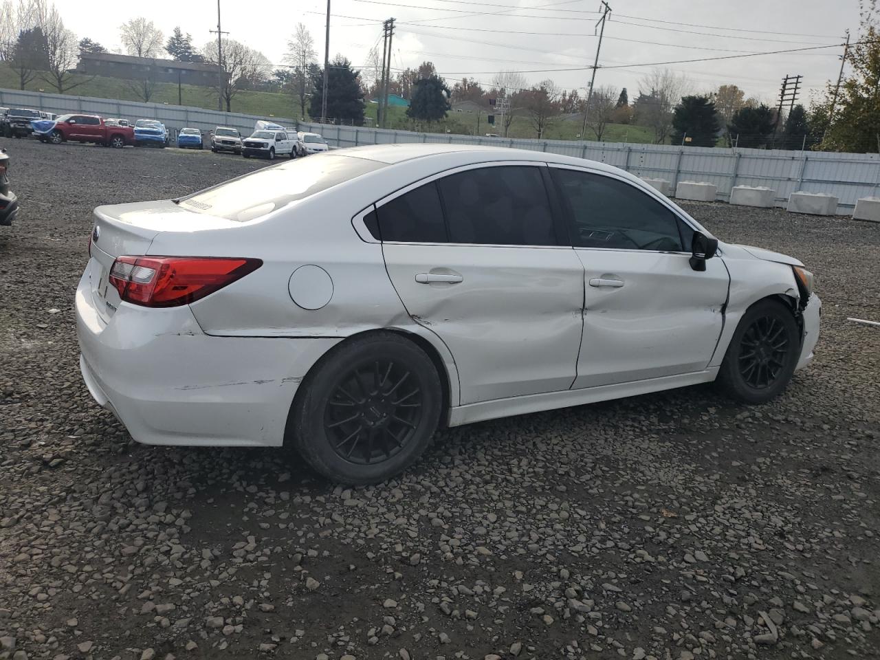 Subaru Legacy 2.5i Image 8