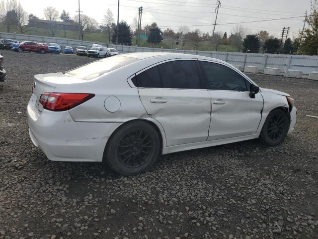 Subaru Legacy 2.5i Image 8