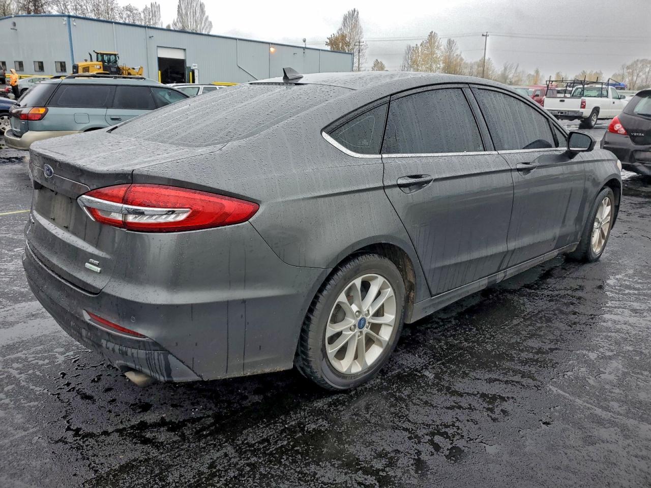Ford Fusion Se Image 4