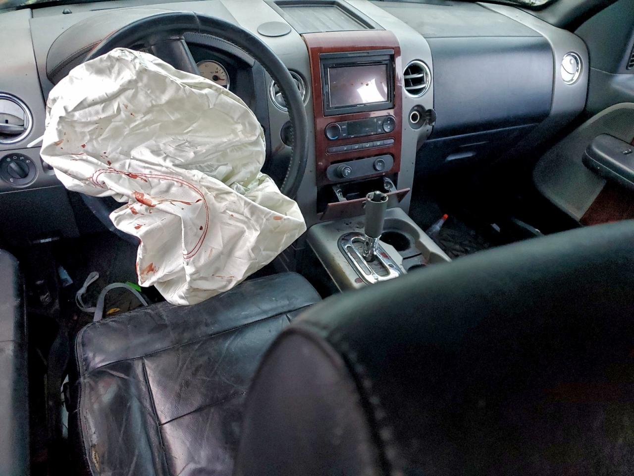 Ford F-150 Supercrew Image 10