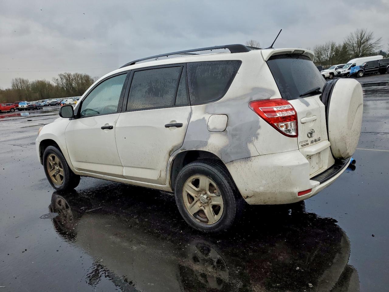 Toyota RAV4 Image 2