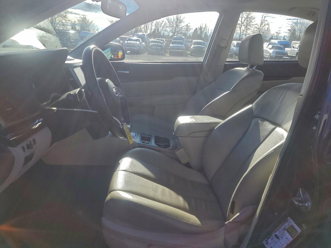 Subaru Legacy 2.5i Limited Image 3