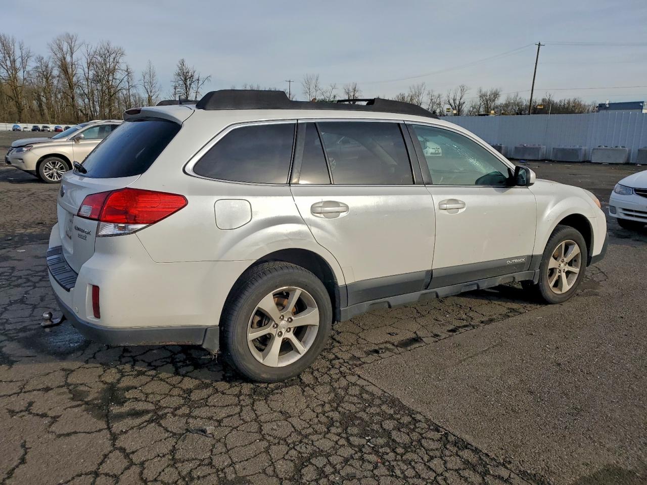 Subaru Outback 2.5i Limited Image 5