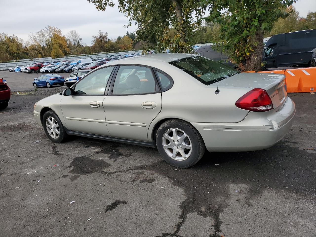 Ford Taurus Sel Image 2