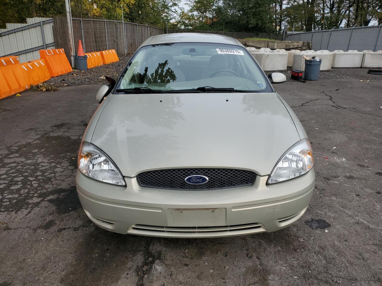 Ford Taurus Sel Image 3