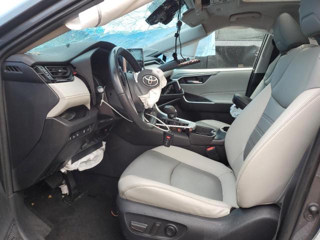 Toyota RAV4 Xle Premium Image 8