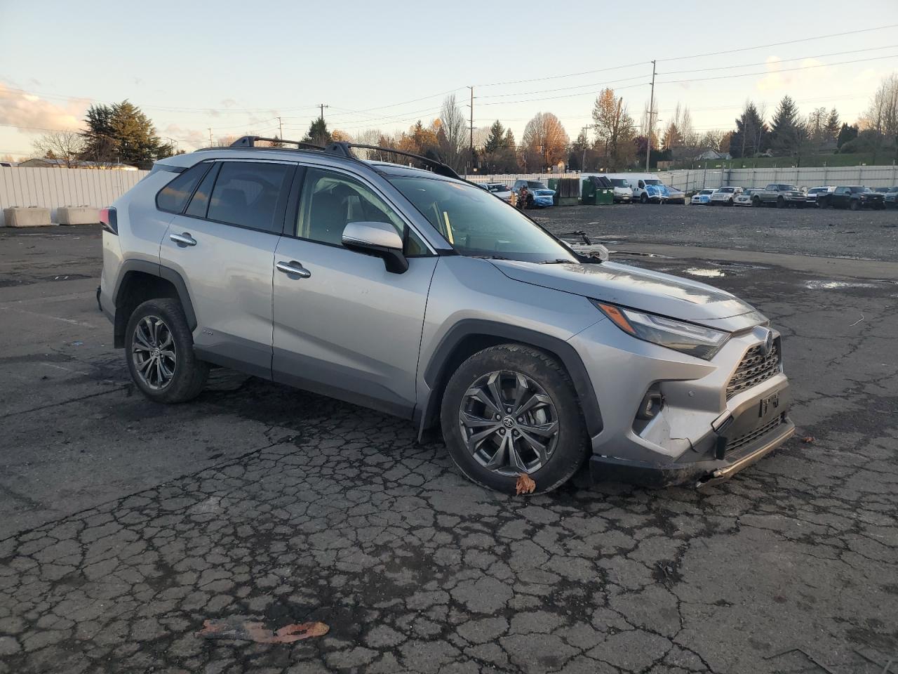 Toyota RAV4 Limited Image 3